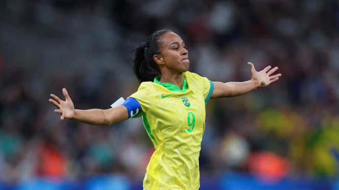 Pemain Timnas Brasil, Adriana rayakan gol di Olimpiade 2024