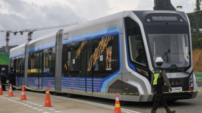 Kereta Otonom Tanpa Rel atau Autonomous Rail Transit (ART)