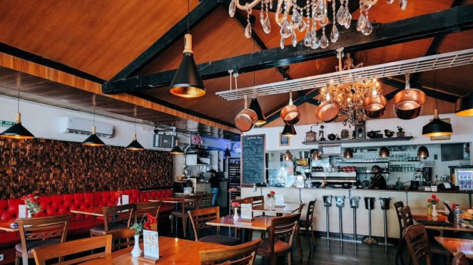 Expatriate Italian Restaurant