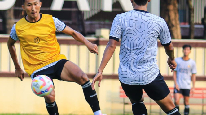 Tim Semen Padang FC Saat Latihan