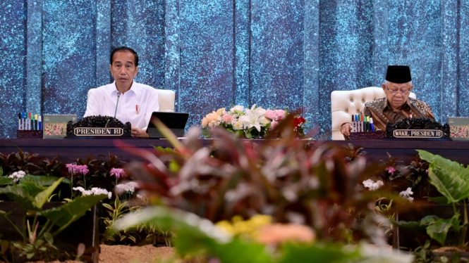 Presiden Jokowi Pimpin Rapat Kabinet Pertama di IKN