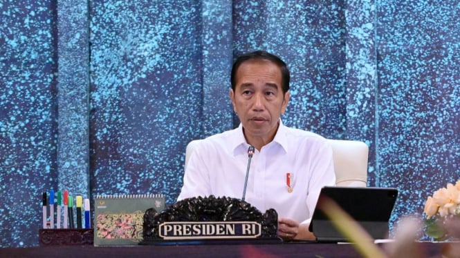 Presiden Jokowi Pimpin Rapat Kabinet Pertama di IKN