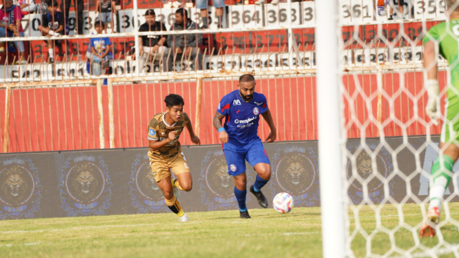 Laga Arema FC Vs Dewa United