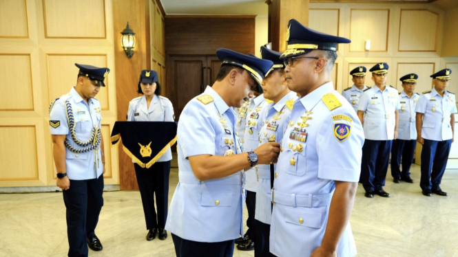 VIVA Militer: Pangkoopsudnas Lantik 2 Pati TNI di Makoopsudnas 