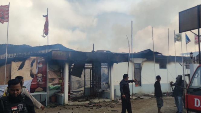 Kantor KPU Papua pegunungan yang terbakar