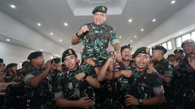 VIVA Militer: Pangkostrad Letjen TNI Muhammad Saleh Mustafa