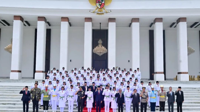 Presiden Jokowi Kukuhkan Para Anggota Paskibra Putri Yang Akan Tampil Pada Upacara 17 Agustus 2024 di IKN.