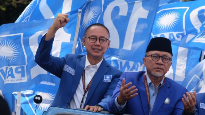 Sekjen PAN Eddy Soeparno bersama Ketum PAN Zulkifli Hasan