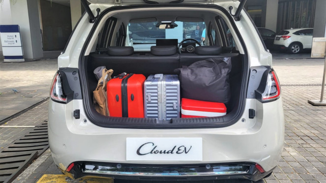 Bagasi Wuling Cloud EV