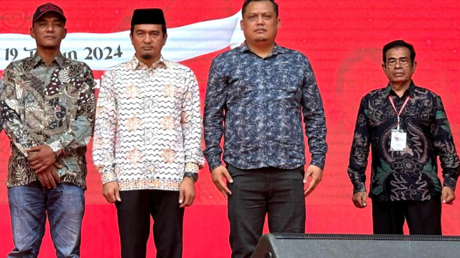 Ketua BRA, Suhendri (baju batik warna hitam biru) menghadiri peringatan Hari Damai Aceh ke 19. (dok. Istimewa) 