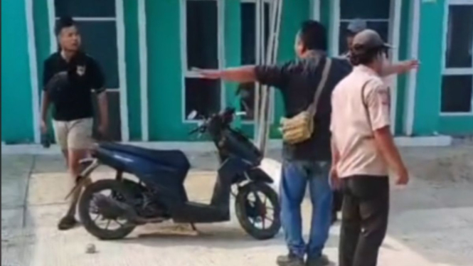 Viral! Warga Perumahan di Bekasi Dipaksa Pakai Jasa Akamsi saat Renovasi Rumah