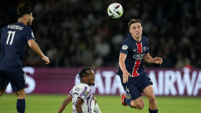 Manuel Ugarte bersama Paris Saint-Germain