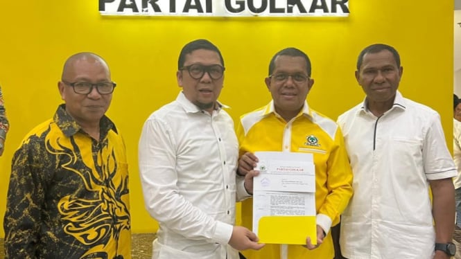 Golkar Serahkan SK Dukungan ke Melki Laka Lena di Pilgub NTT