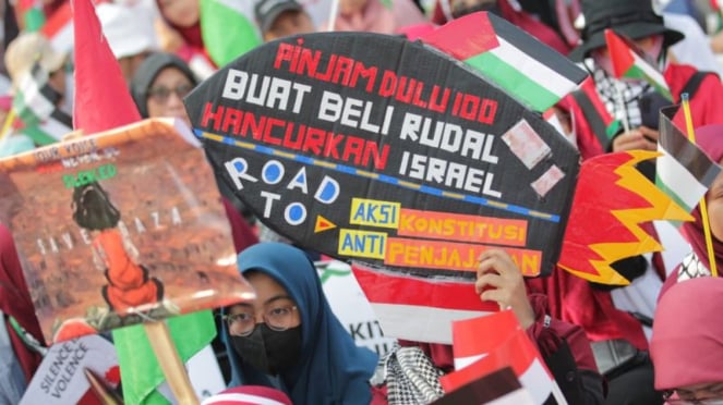 Aksi damai bela Palestina di sekitar Patung Kuda, Jakarta.