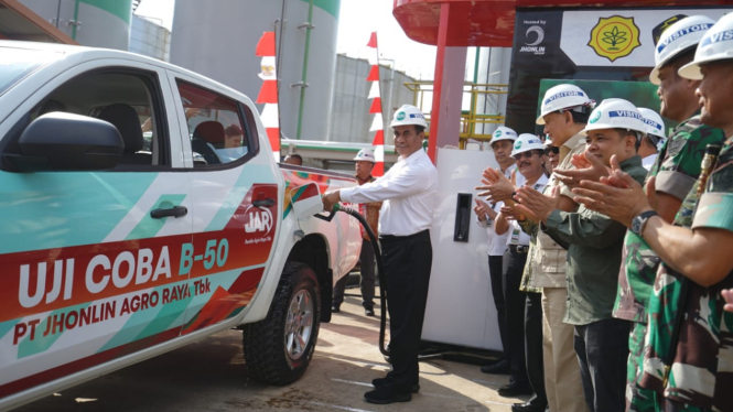 Mentan Amran Sulaiman melakukan soft launching biodiesel B50