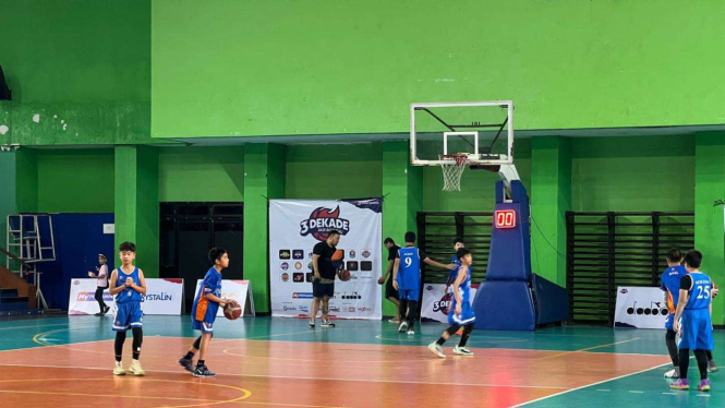 Turnamen bola basket pelajar bertajuk 3 Dekade Dash Basketball