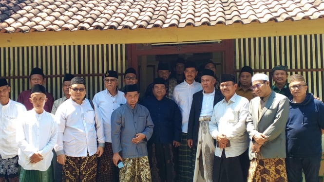  Sejumlah Kiai dan ulama menggelar Musyawarah Besar (Mubes) Alim Ulama di Bangkalan, Jawa Timur.