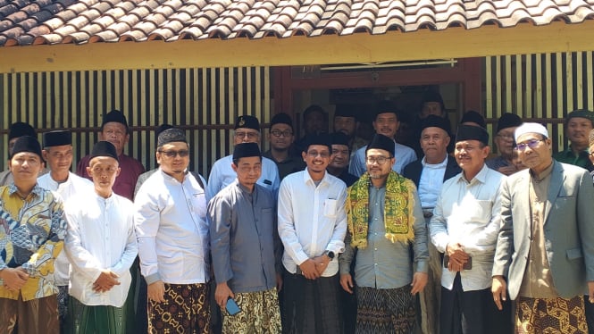 Sejumlah kiai NU berkumpul di kediaman Syaikhona Kholil Bangkalan, mengikuti Mubes Alim Ulama NU. (Foto: Istimewa)