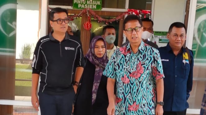 保健省大臣は、Kardinah Tegal HospitalでPPDS UNDIPに参加している医師の父親を訪問しました