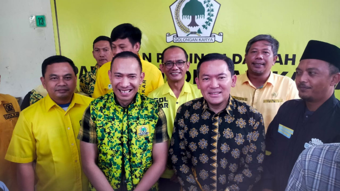 Ketua DPD Golkar Kota Bogor Rusli Prihatevy dan Dokter Rayendra.