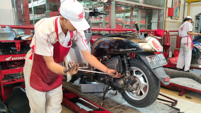 Servis motor Honda di AHASS