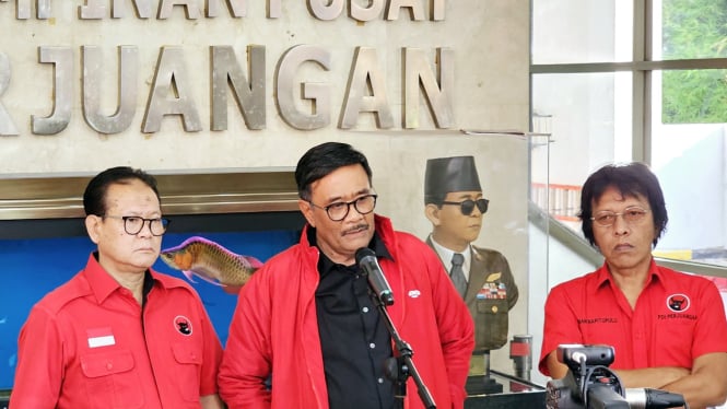 Ketua DPP PDIP, Djarot Saiful Hidayat (Tengah)