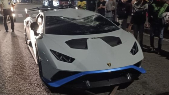 Pihak Kepolisian menangkap pengemudi Lamborghini Huracan, pria berinisial RK (43), yang menabrak pemulung hingga tewas, di Pluit, Penjaringan, Jakarta Utara.