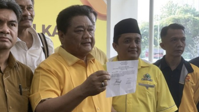 Politikus Partai Golkar Ridwan Hisjam juga mendaftarkan diri sebagai bakal calon Ketua Umum Golkar periode 2024-2029. 