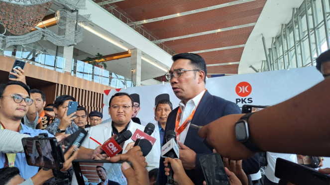 Ridwan Kamil menghadiri konsolidasi PKS di ICE BSD, Tangerang