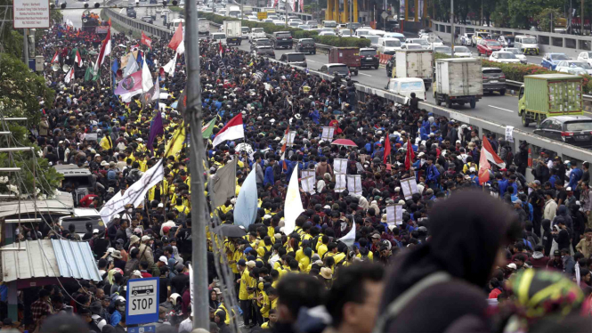 Demo Darurat Indonesia di Depan DPR RI