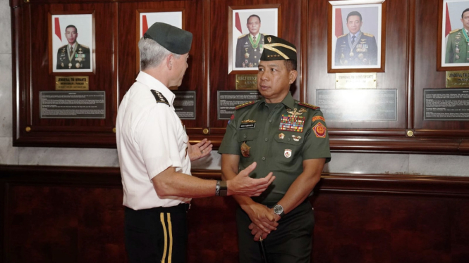 VIVA Militer: Dankoopsus AS temui Panglima TNI di Mabes TNI