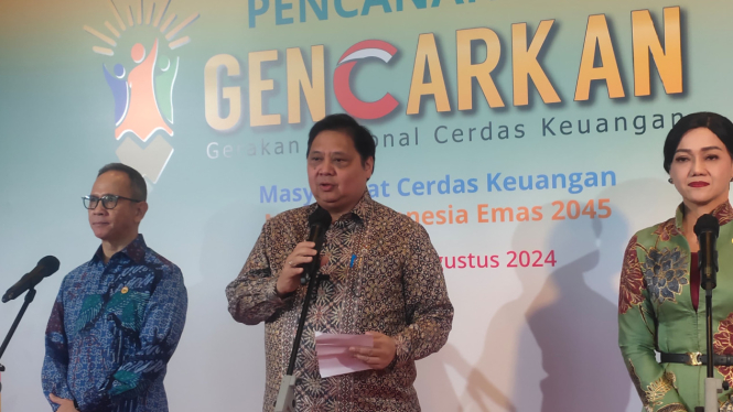 Peluncuran Gerakan Nasional Cerdas Keuangan (GENCARKAN) bersama jajaran OJK dan Menko Airlangga Hartarto