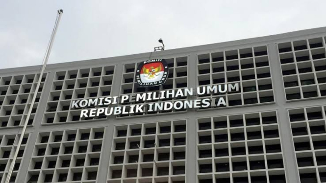 Komisi Pemilihan Umum (KPU) menegaskan bahwa mereka akan mengikuti putusan Mahkamah Konstitusi (MK) 