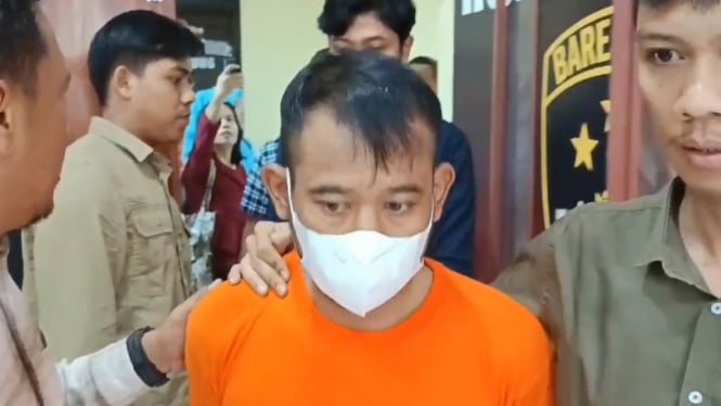 Dukun cabul inisial E ditangkap poliisi.