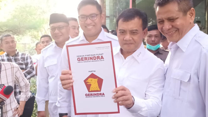 Ahmad Luthfi dan Taj Yasin usai dapat surst rekomendasi dukungan dari Partai Gerindra