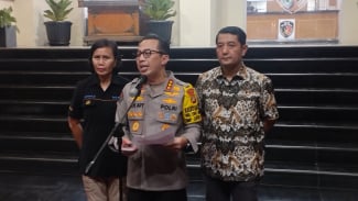 11 Jam Tangan Mewah dan 16 Mobil Juga Disita dari Pegawai Komdigi yang jadi Mafia Judi Online