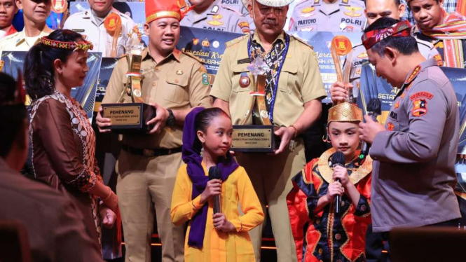 Kapolri dan istri menghadiri malam awarding Setapak Perubahan Polri