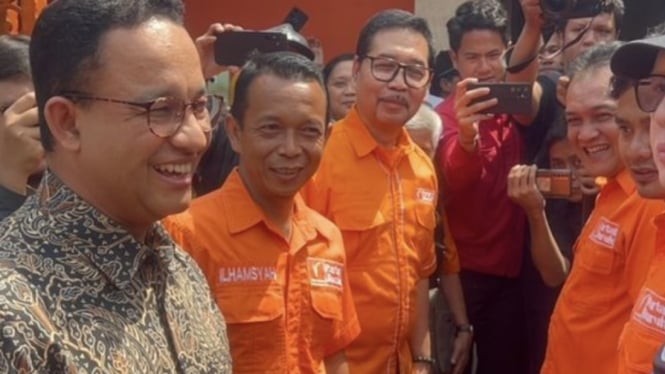 Anies Baswedan melakukan kunjungan ke Posko Pemenangan Partai Buruh yang terletak di Tebet, Jakarta Selatan, Minggu 25 Agustus 2024.