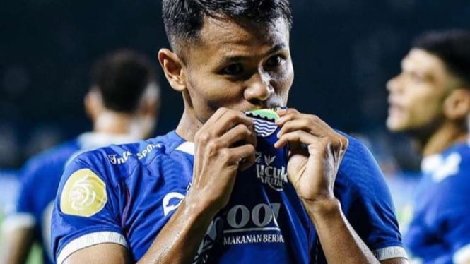 Pemain Persib Bandung Dimas Drajad