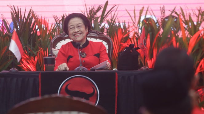 La presidenta del PDI, Megawati Soekarnoputri, anunció la candidatura de Kakada