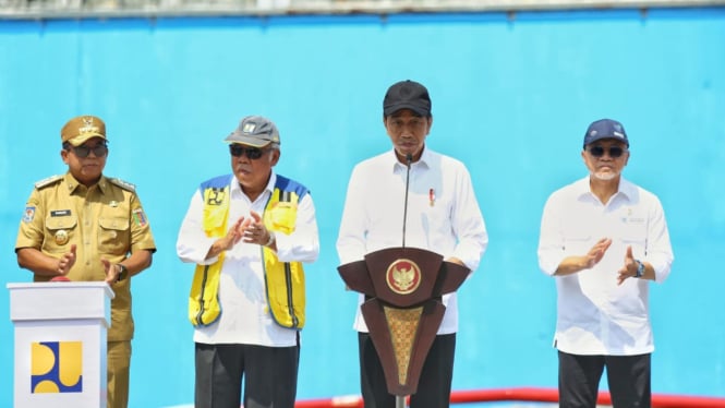 Presiden Jokowi, Menteri PUPR Basuki, dan Menteri Perdagangan Zulfikli Hasan