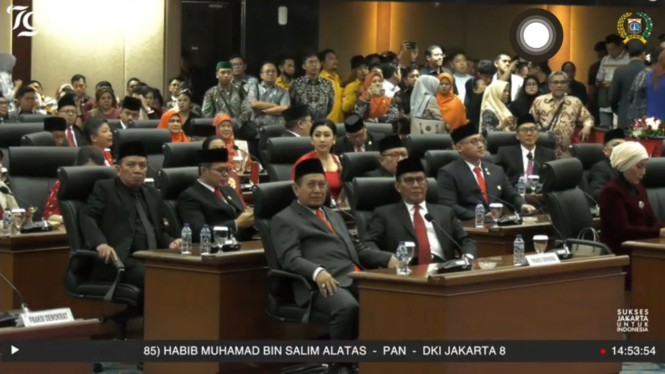 Tangkapan layar sidang paripurna