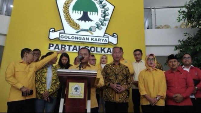 Ketum Partai Golkar Bahlil Lahadalia mengumumkan mendukung pasangan Airin Rachmi Diany-Ade Sumardi di Pilgub Banten 2024