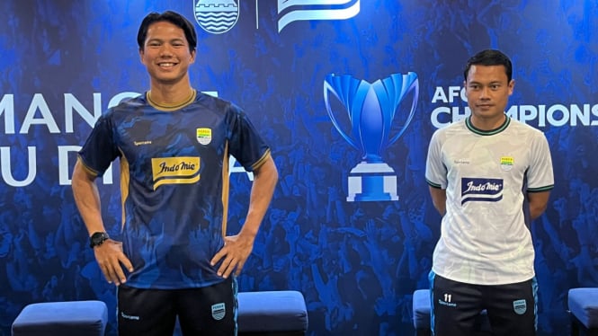 Jersey Persib Bandung untuk Kompetisi AFC Champions League 2 (foto: Dede Idrus) 