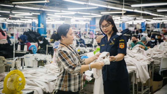 Pakaian Seragam Buatan Lokal Siap Bersaing di Kancah Internasional