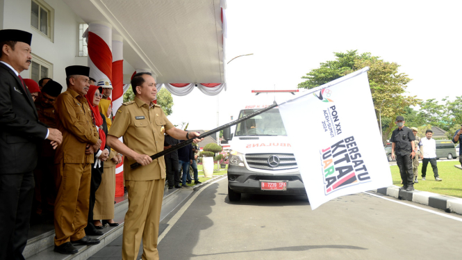 Pelepasan Parade Ambulans dalam rangka menyukseskan PON XXI Sumut-Aceh di Halaman Rumah Dinas Gubernur Sumut, Kota Medan.(dok Pemprov Sumut)