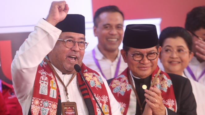 Pramono Anung-Rano Karno saat daftar Cagub DKI di KPUD Jakarta