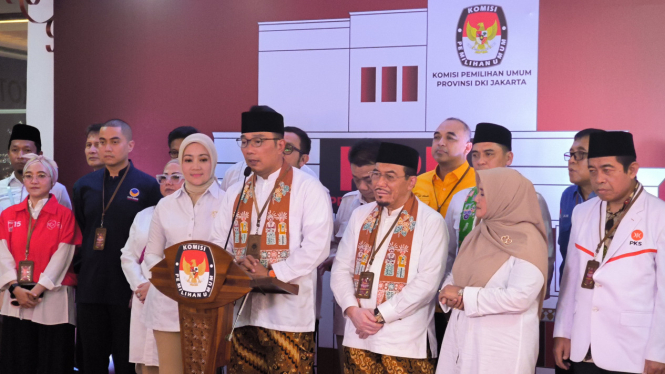 Bakal cagub-cawagub Jakarta, Ridwan Kamil dan Suswono usai mendaftarkan diri di KPU DKI Jakarta, Rabu, 28 Agustus 2024