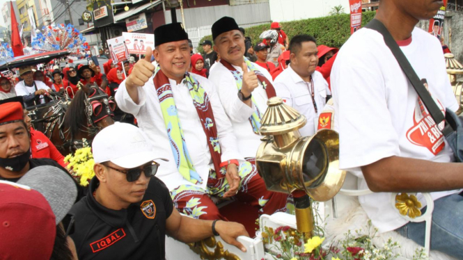 Psangan Tri Adhianto dan Harris Bobbihoe.