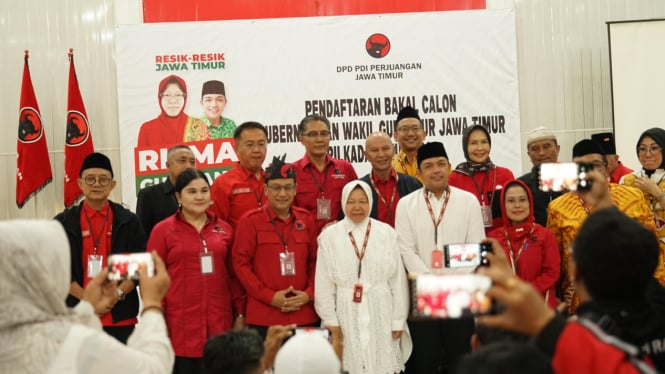 Risma-Gus Hans mendaftar sebagai Cagub-Cawagub Jatim di KPU.